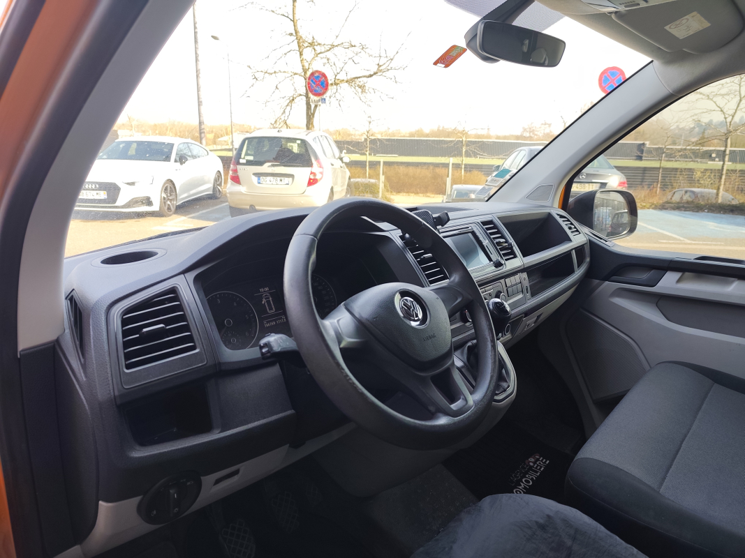 Volkswagen Transporter — 15
