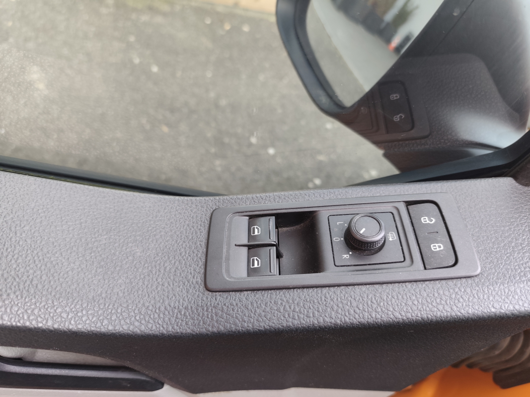 Volkswagen Transporter — 14