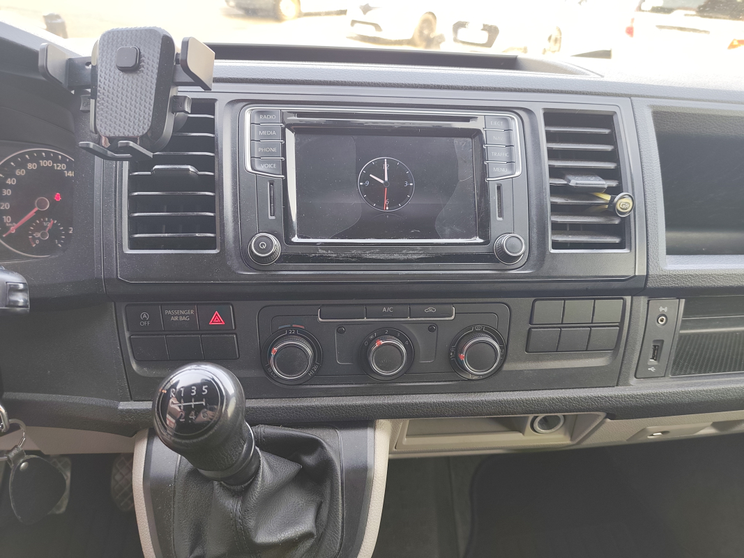 Volkswagen Transporter — 19