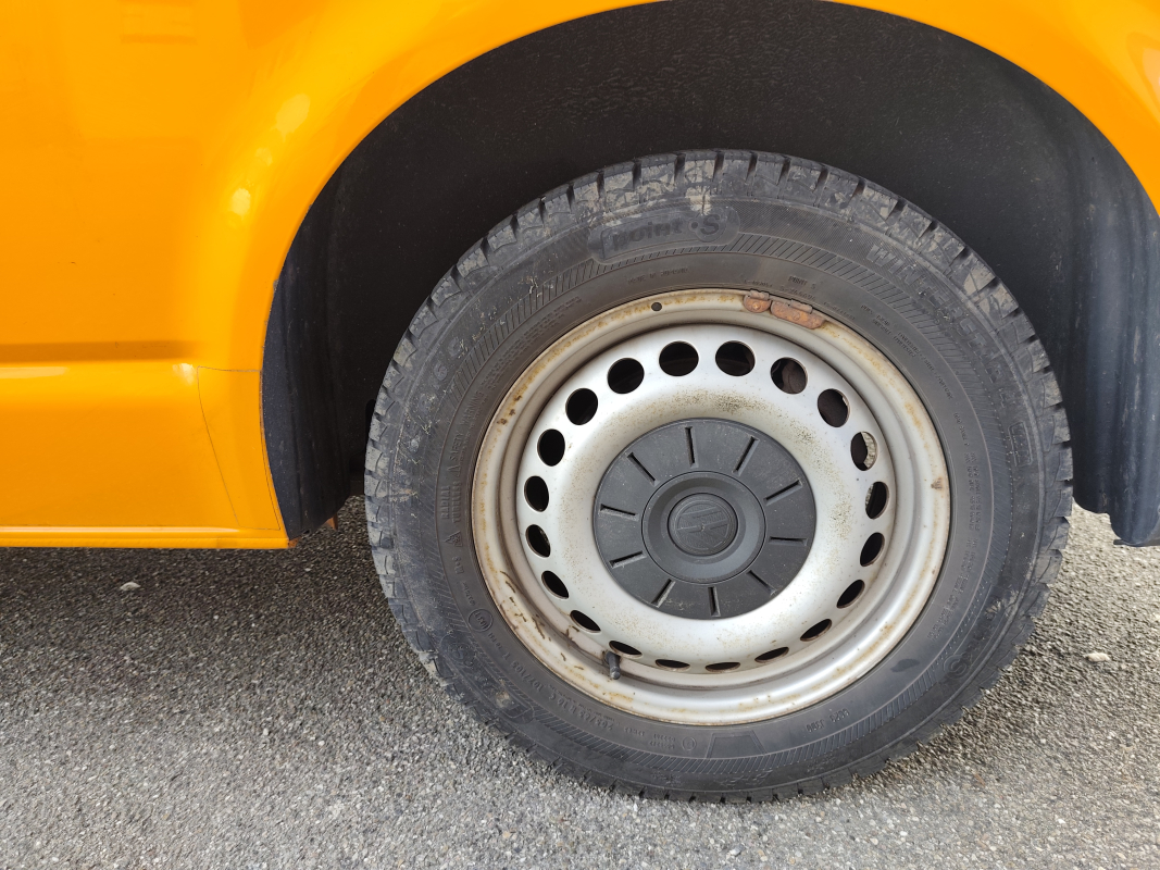 Volkswagen Transporter — 25