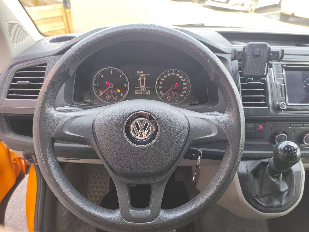Volkswagen Transporter — 17