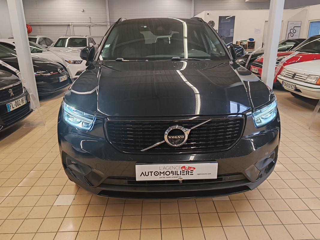Volvo XC40 — 2