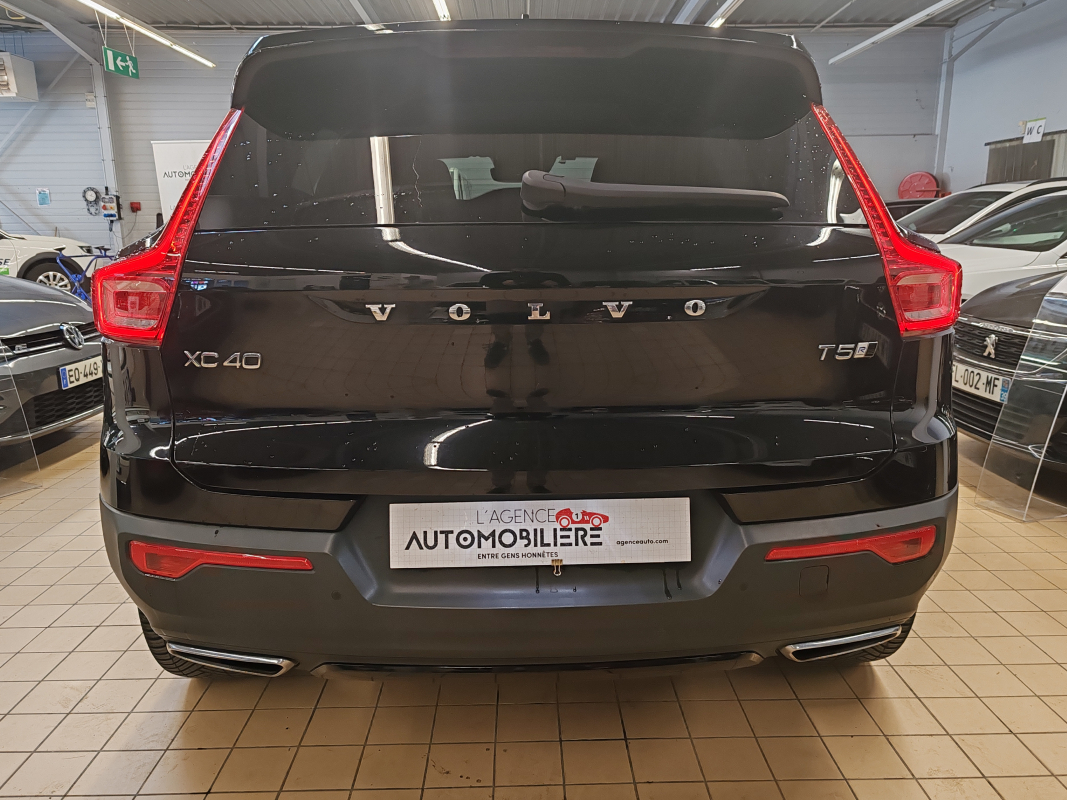 Volvo XC40 — 5