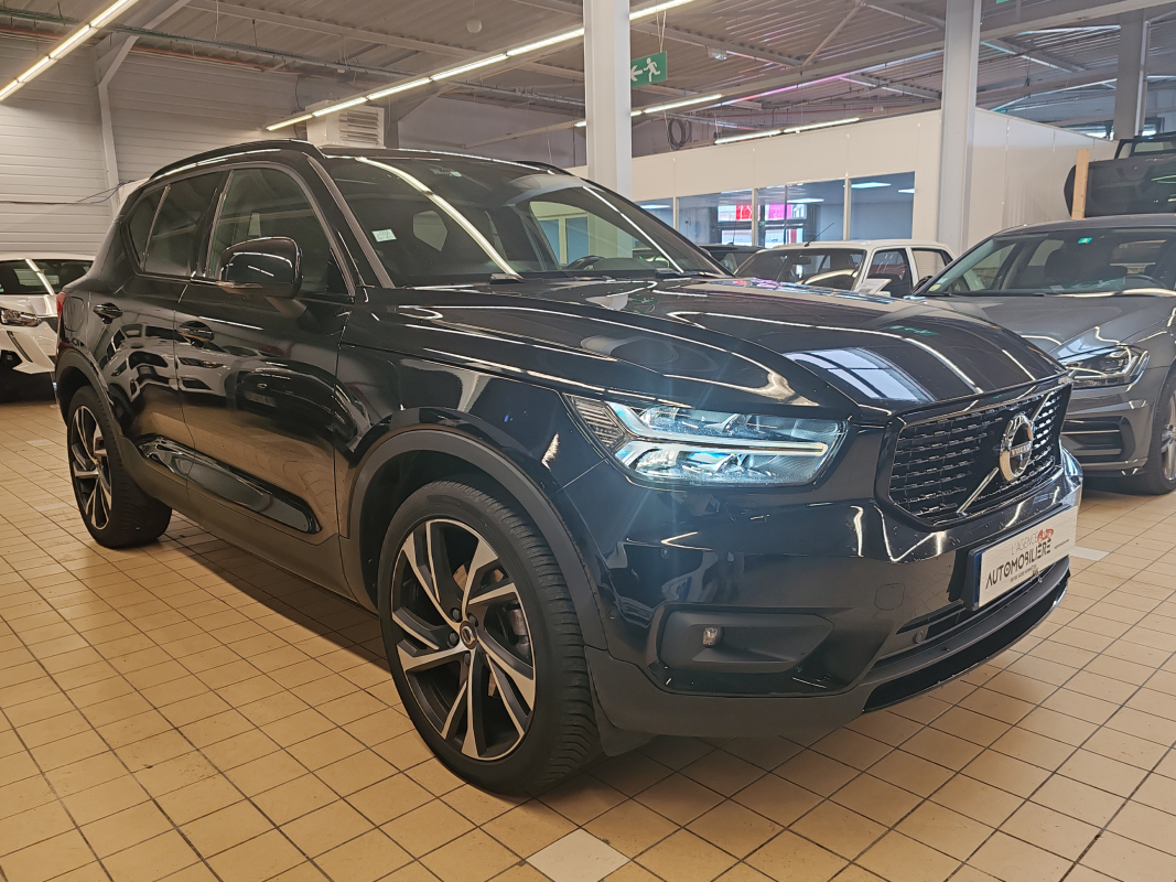 Volvo XC40 — 3