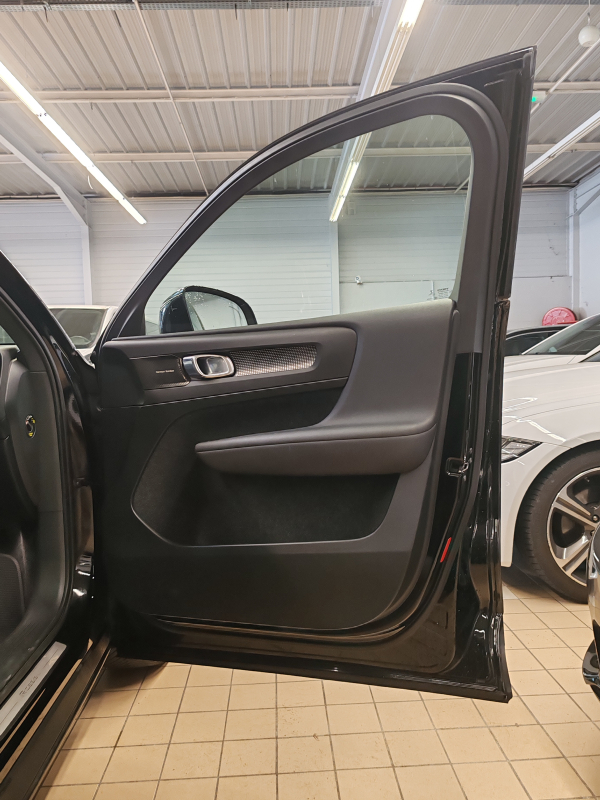 Volvo XC40 — 27
