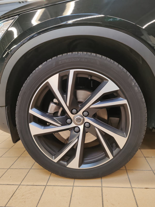 Volvo XC40 — 24