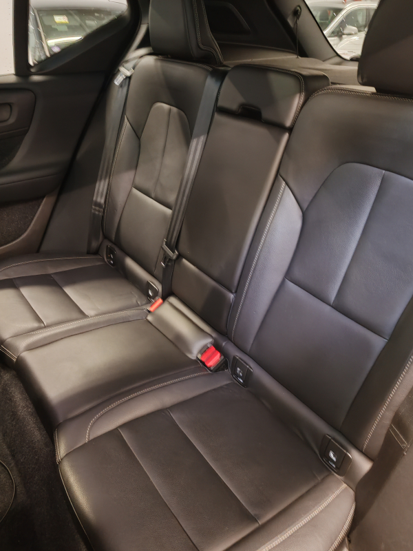 Volvo XC40 — 17