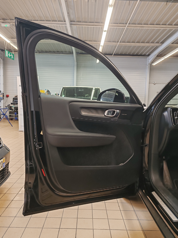 Volvo XC40 — 26