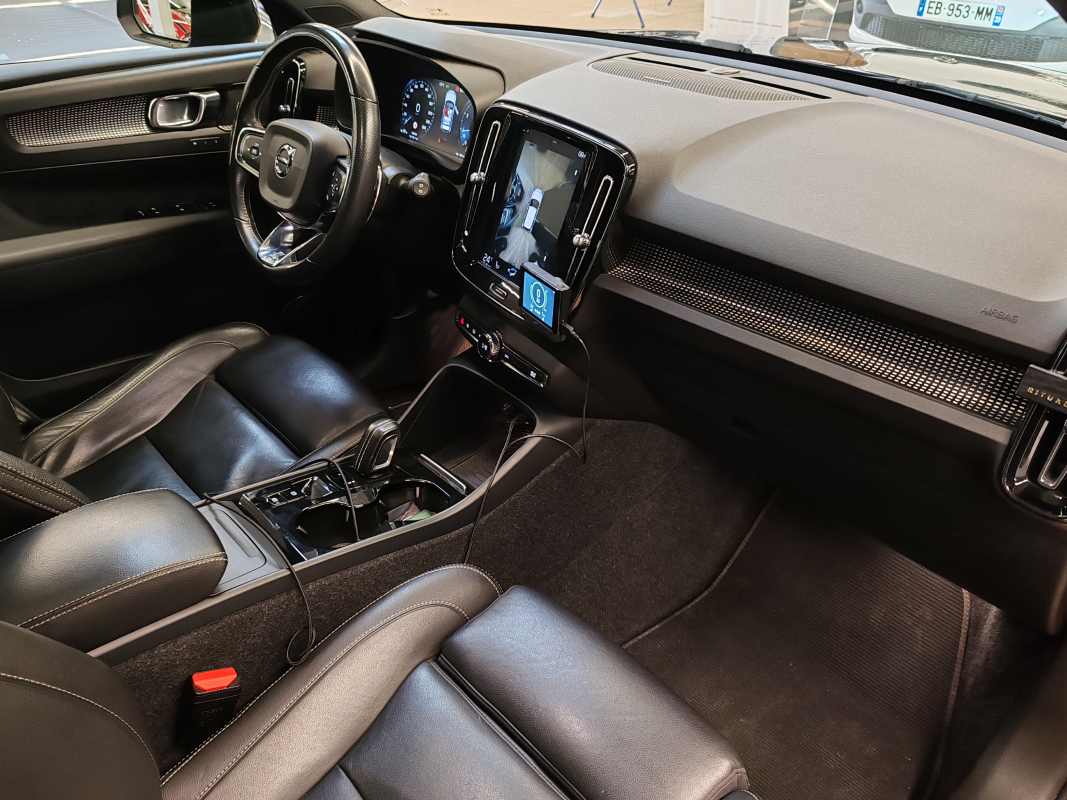 Volvo XC40 — 11