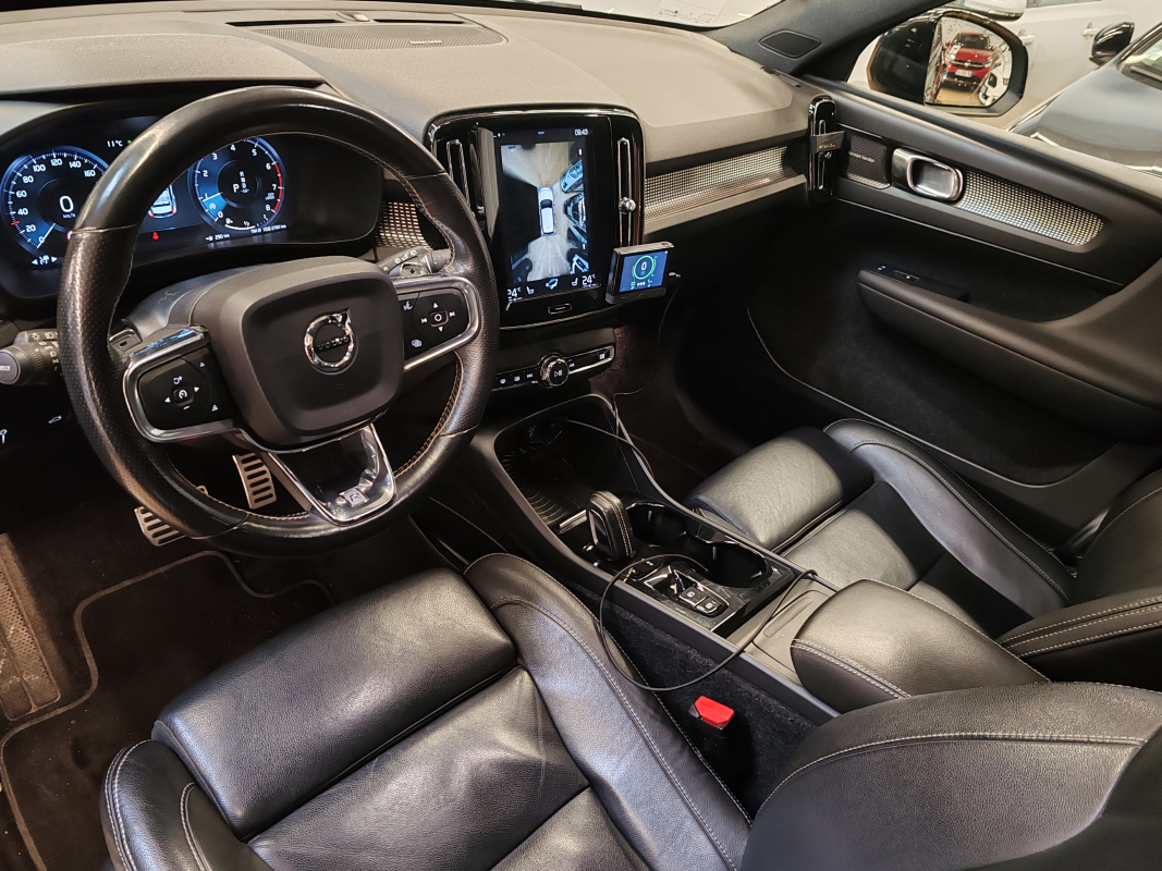 Volvo XC40 — 12