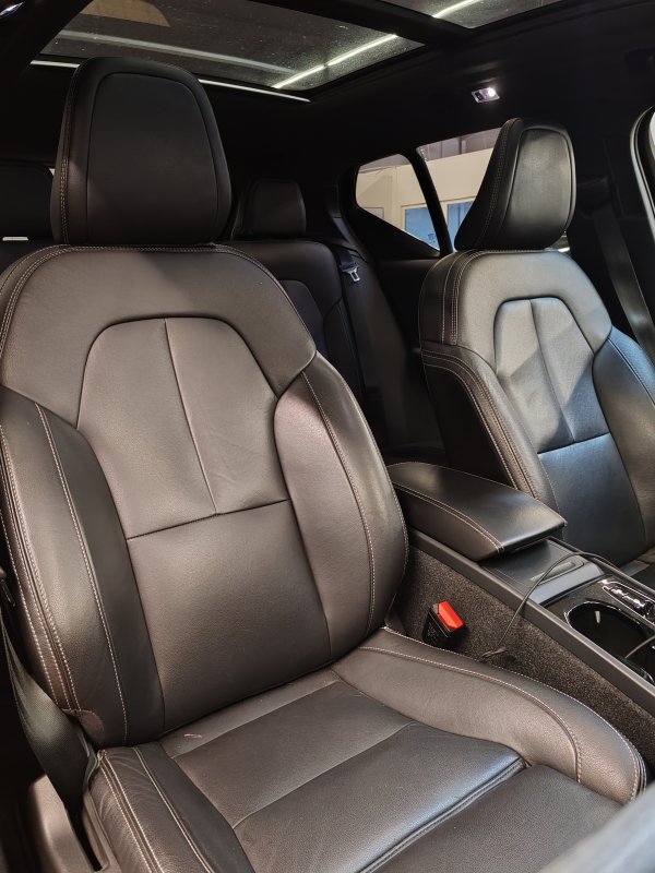 Volvo XC40 — 15