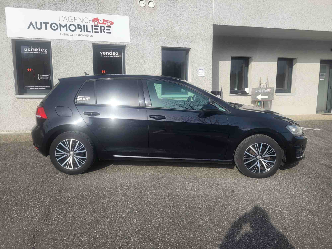 Volkswagen Golf — 2