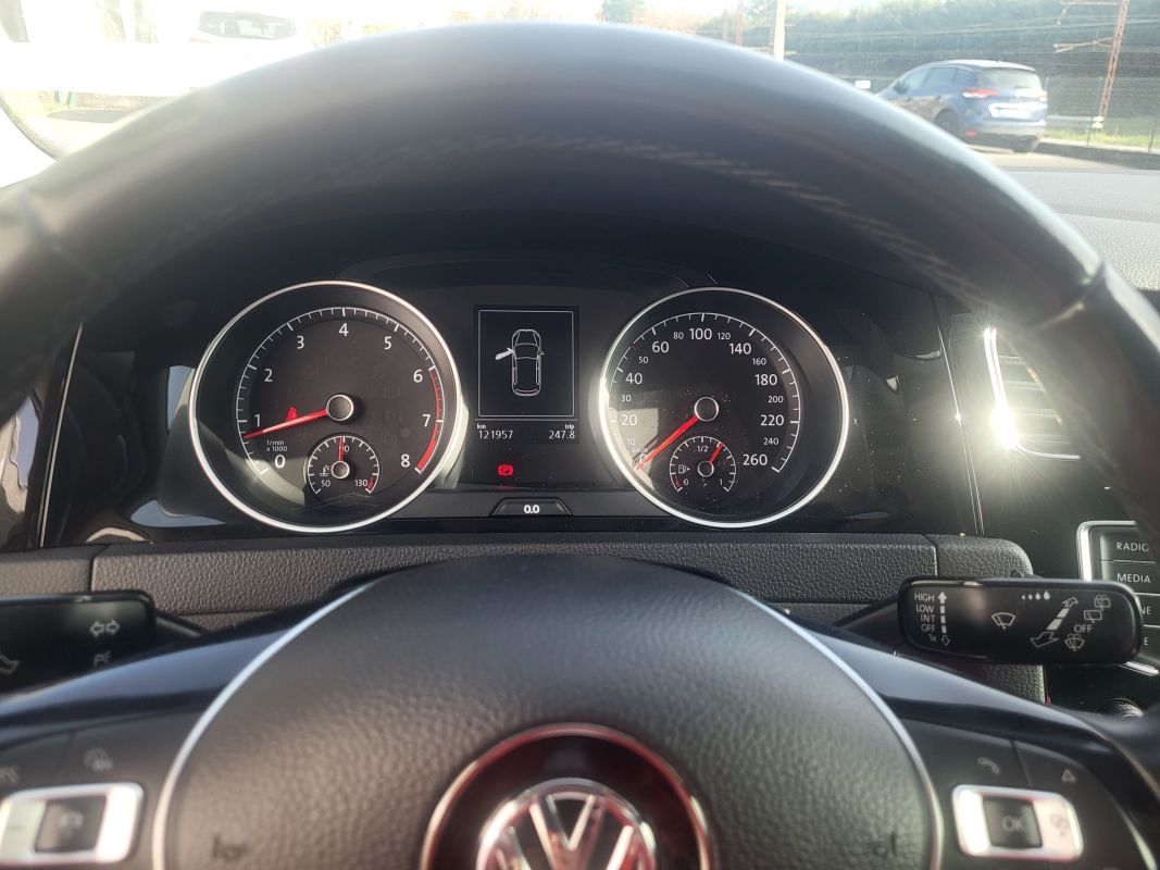 Volkswagen Golf — 17