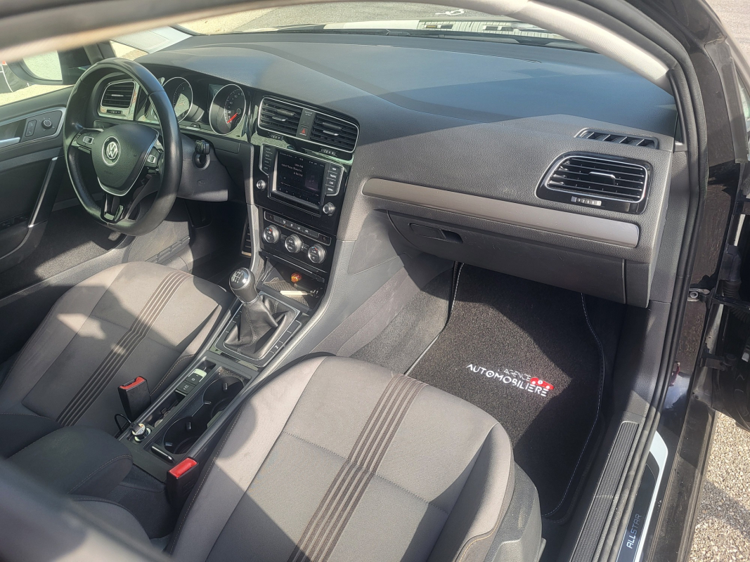 Volkswagen Golf — 15