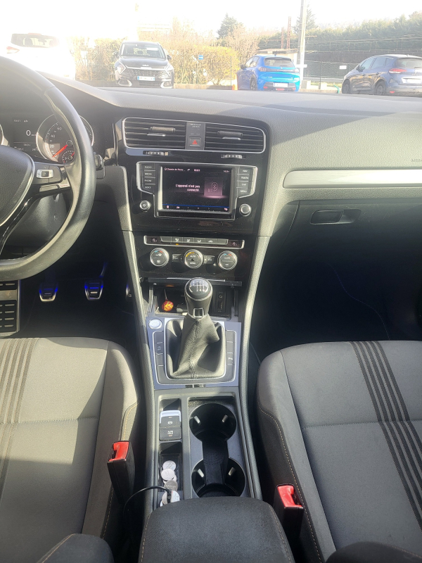 Volkswagen Golf — 19
