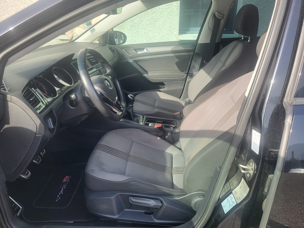 Volkswagen Golf — 12