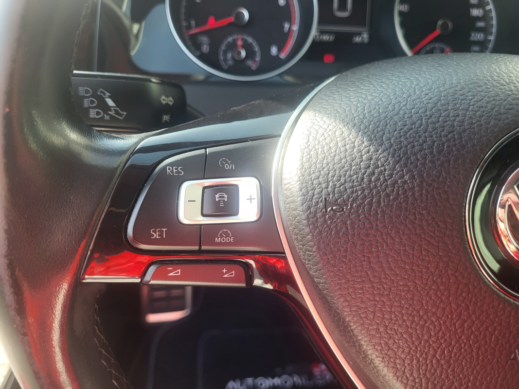 Volkswagen Golf — 20