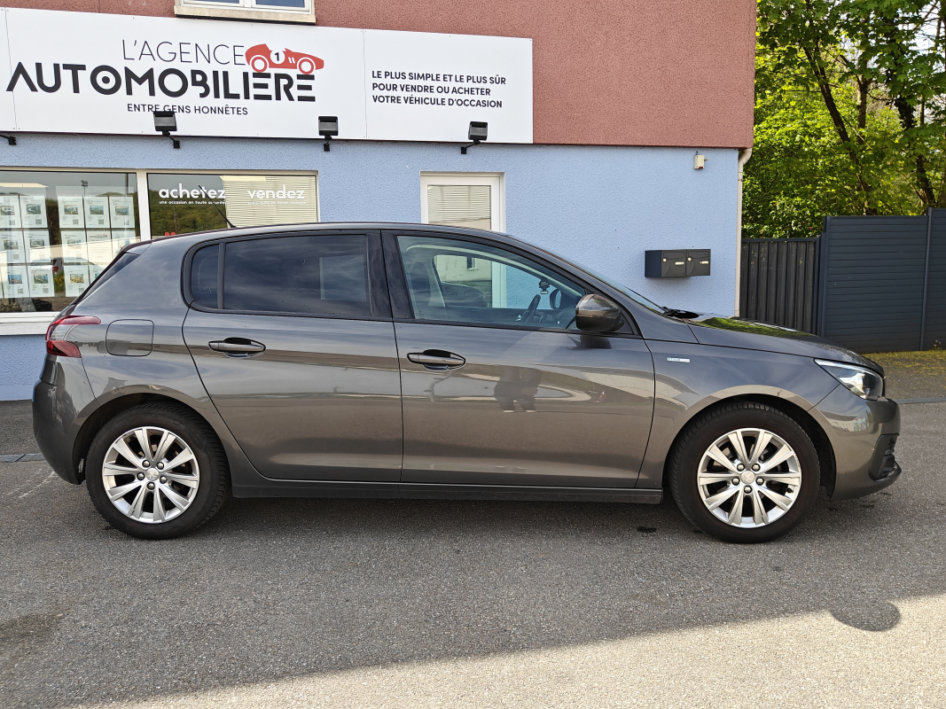 Peugeot 308 — 8