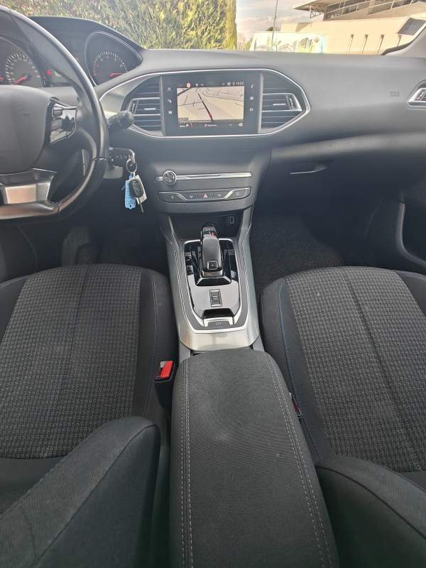 Peugeot 308 — 20