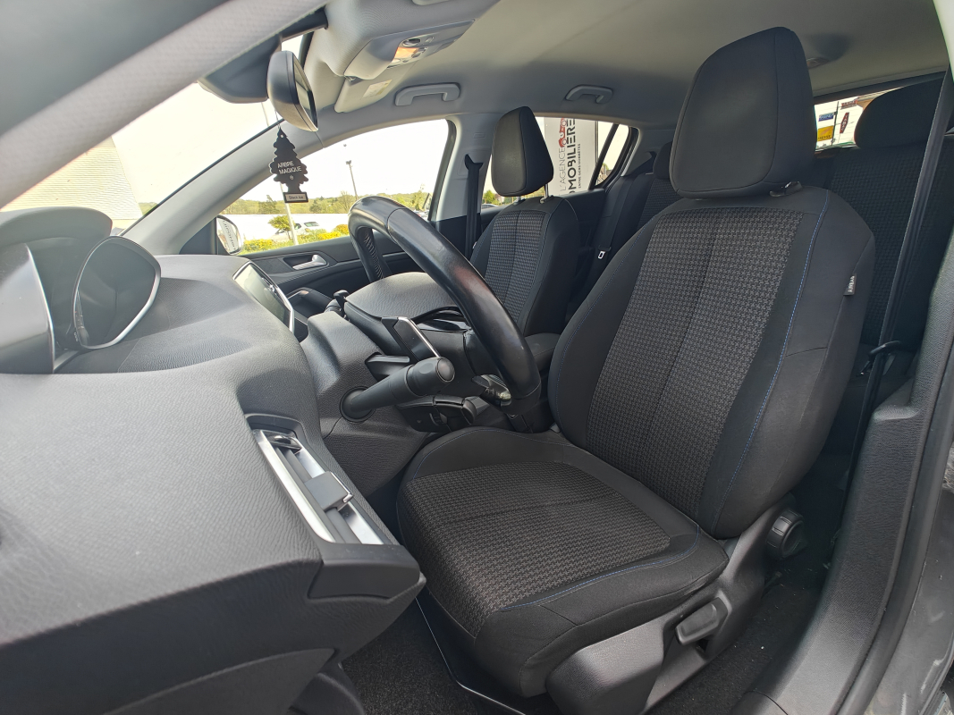 Peugeot 308 — 10