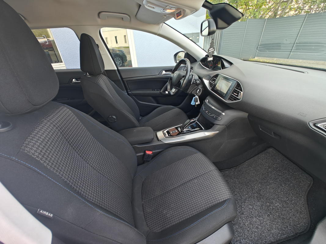 Peugeot 308 — 16