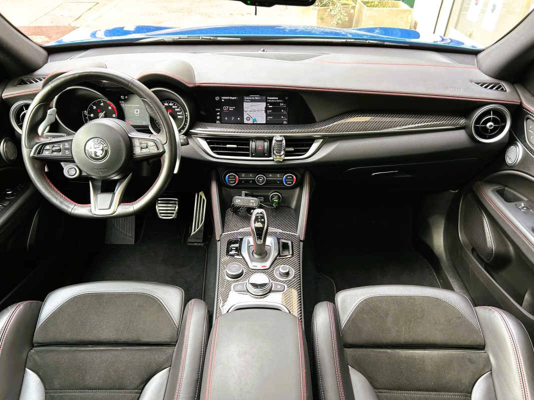 Alfa Romeo STELVIO — 9