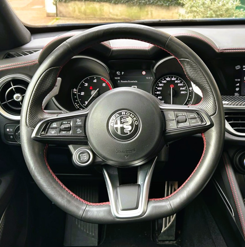 Alfa Romeo STELVIO — 12