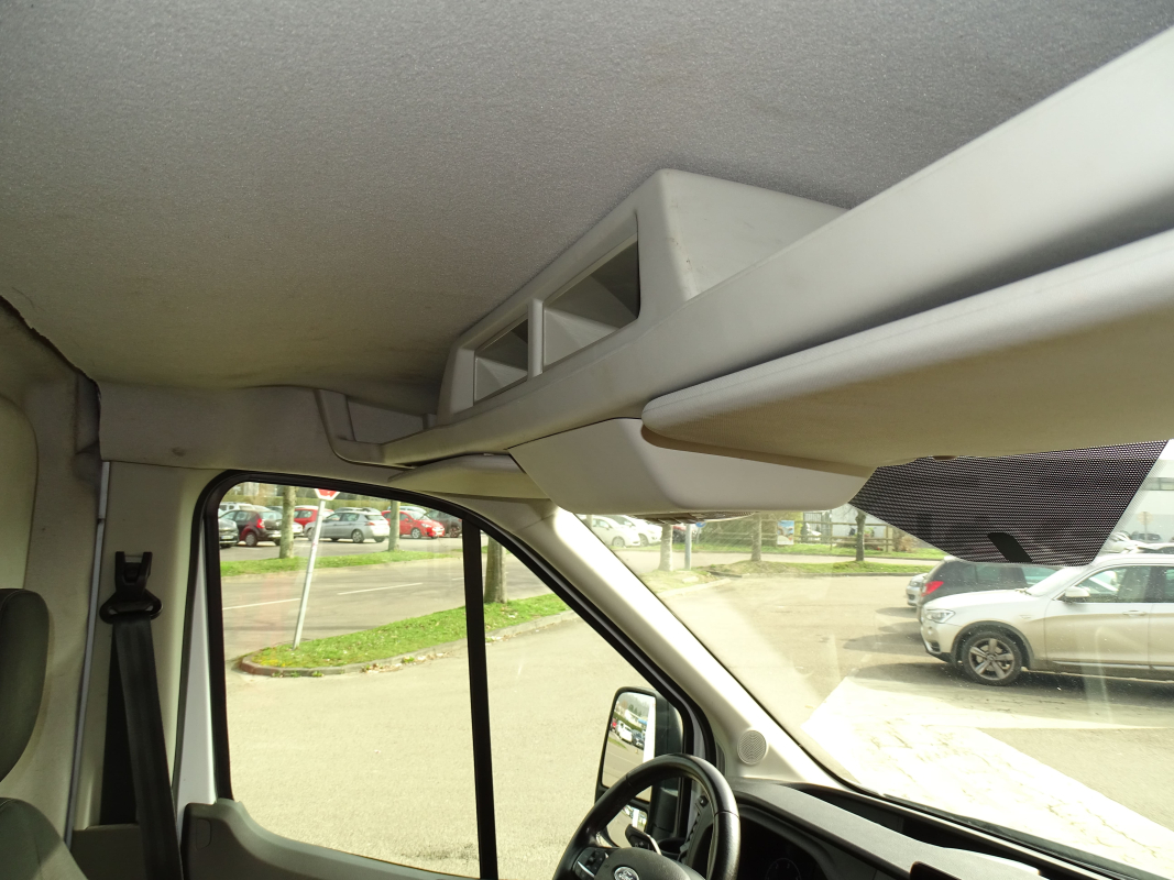 Ford Transit — 28
