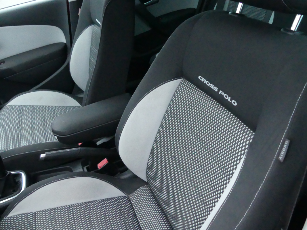 Volkswagen Polo — 10
