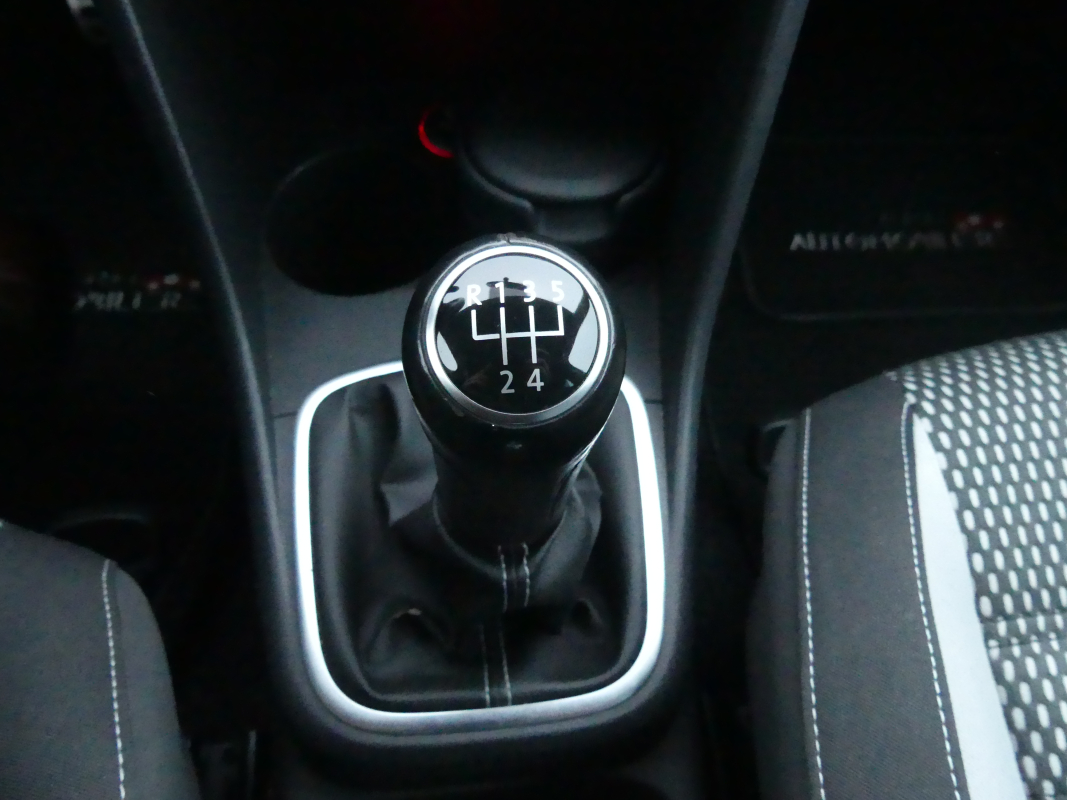 Volkswagen Polo — 16