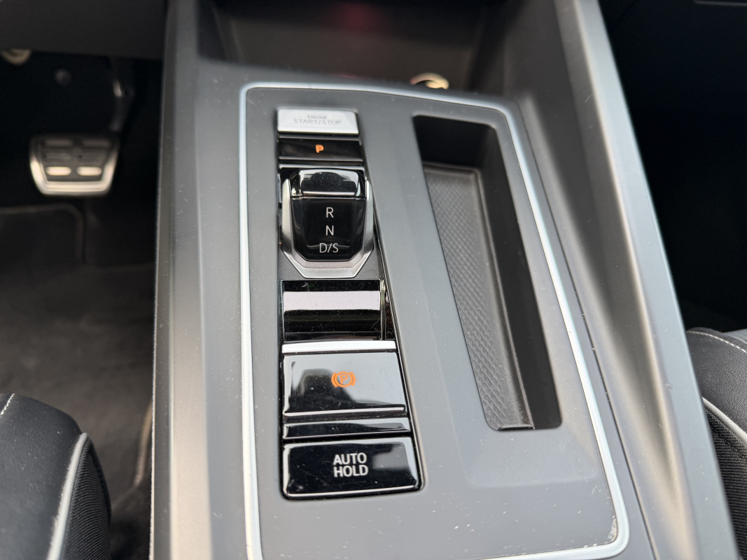 Volkswagen Golf — 23