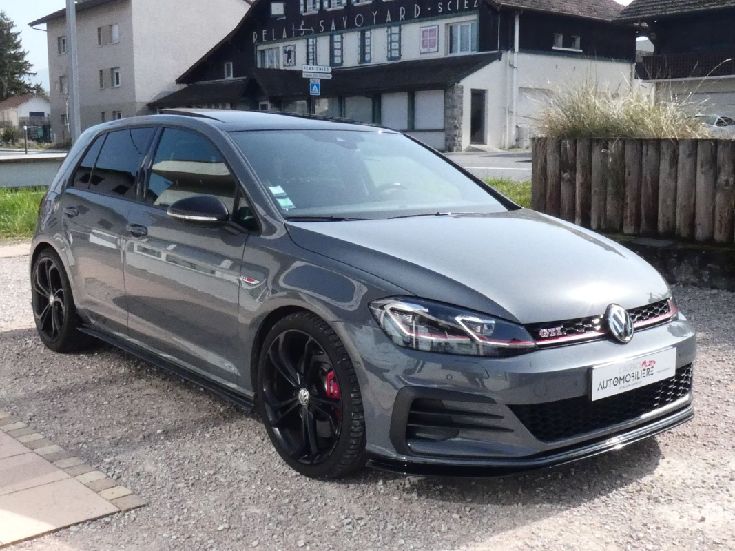 Volkswagen Golf — 3