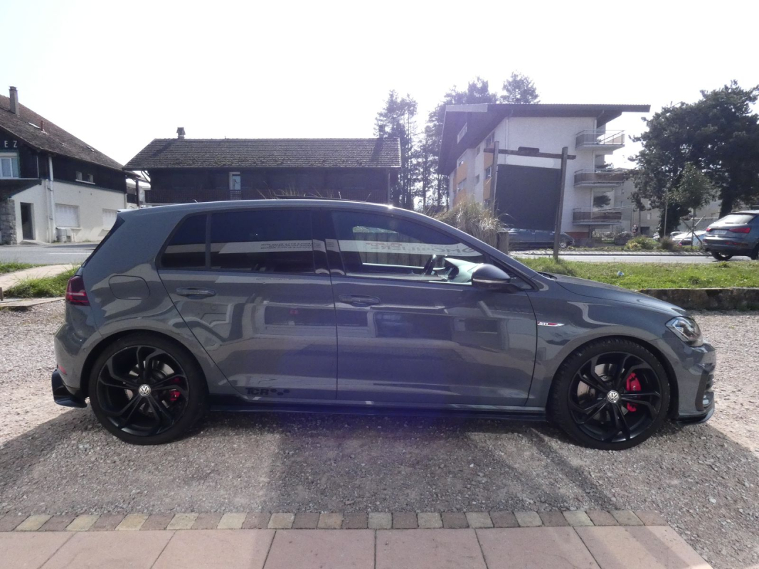 Volkswagen Golf — 4