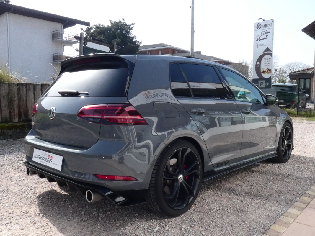 Volkswagen Golf — 5