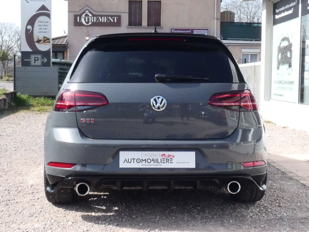 Volkswagen Golf — 6