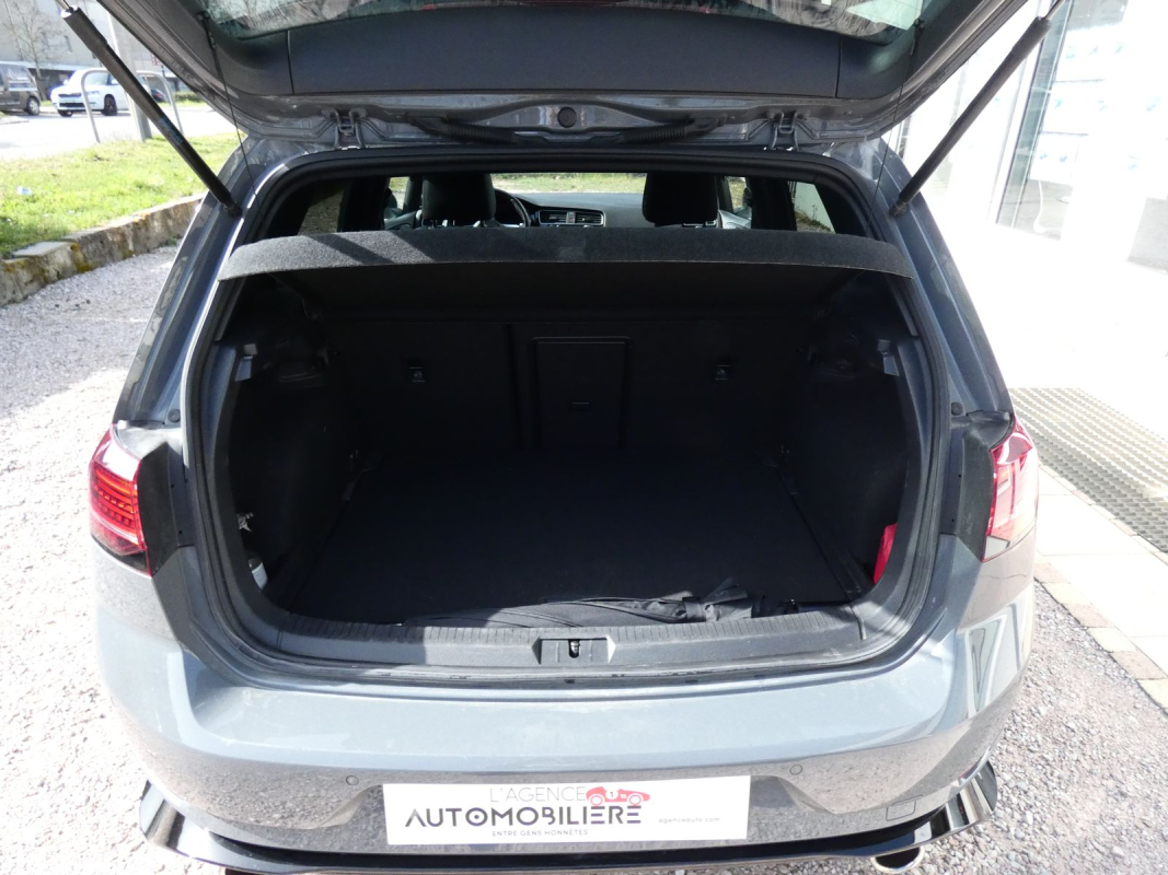 Volkswagen Golf — 7