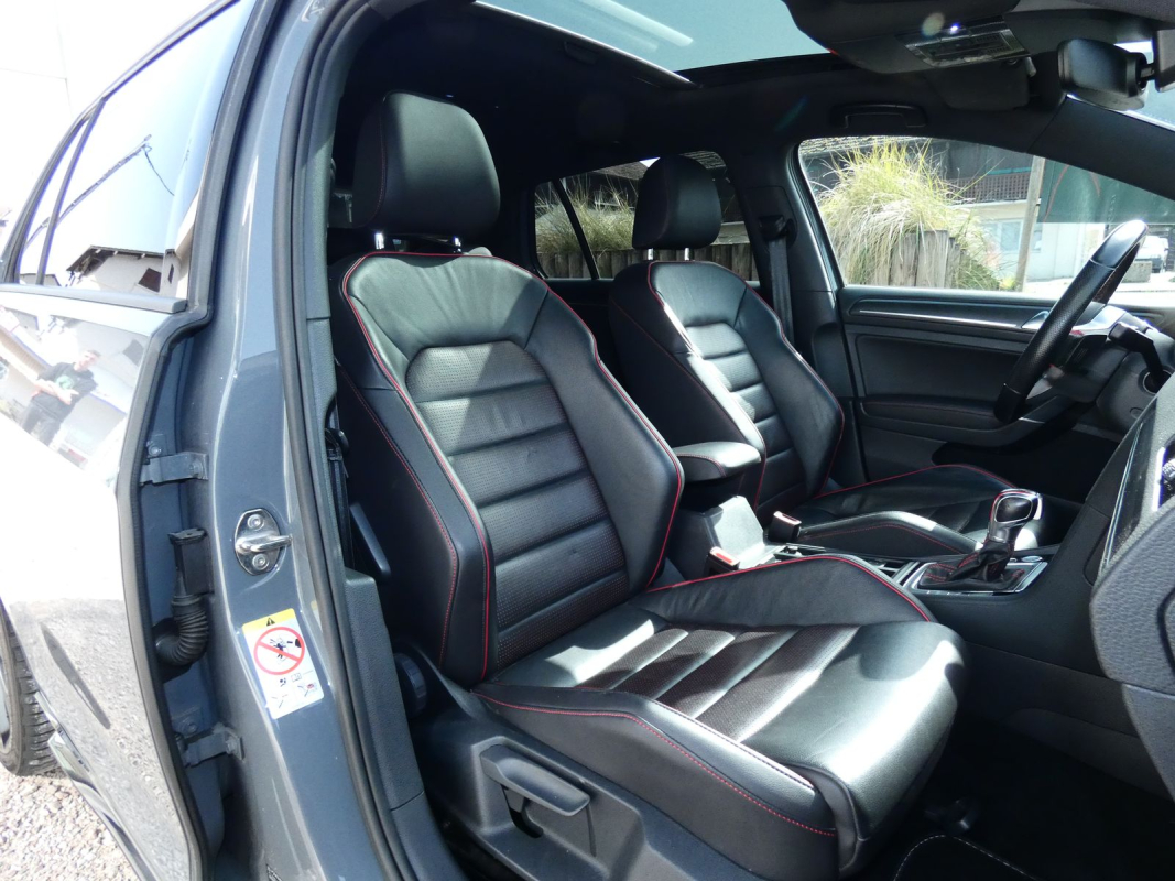 Volkswagen Golf — 21