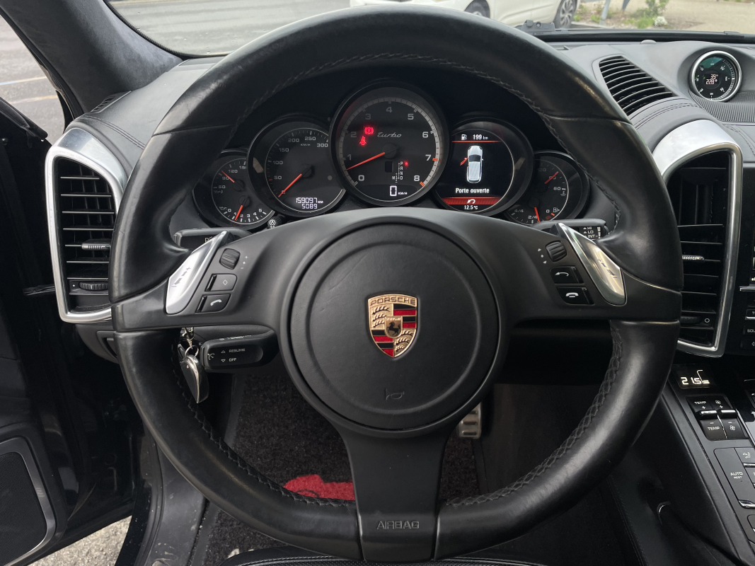 Porsche Cayenne — 15
