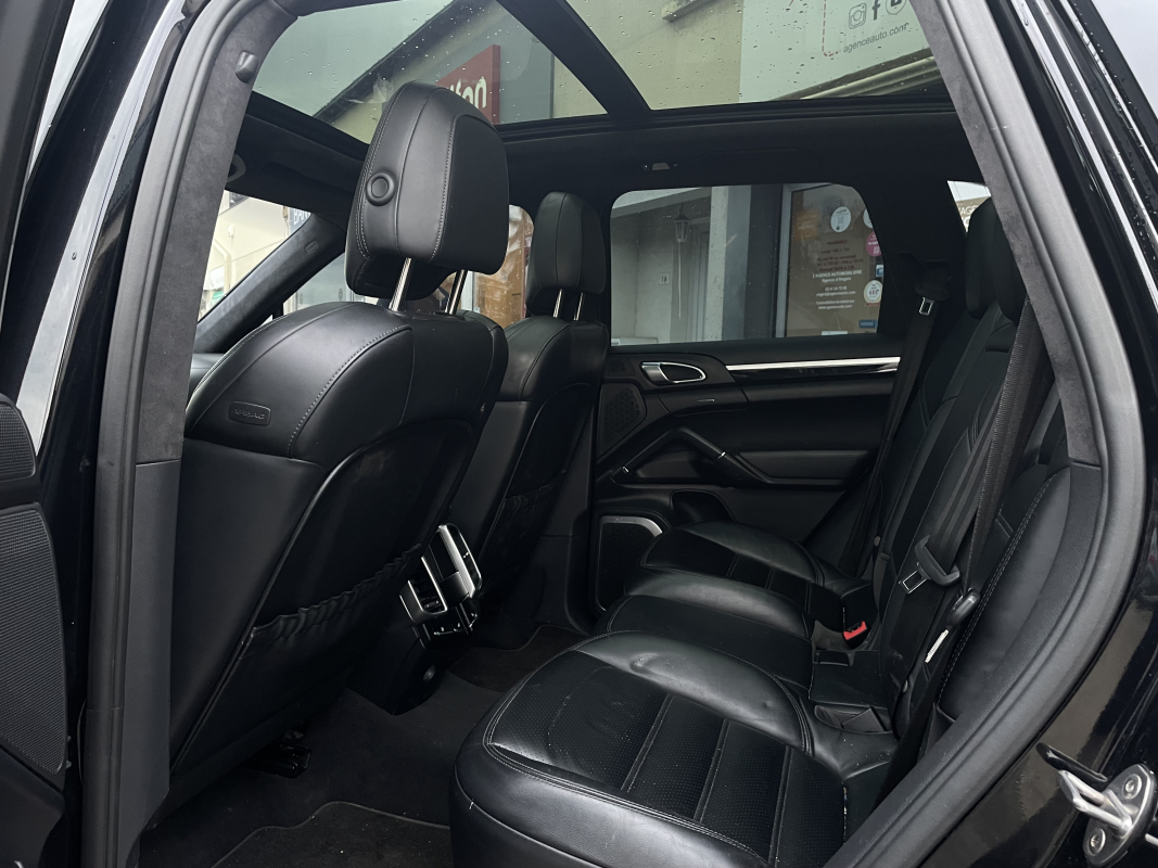 Porsche Cayenne — 22