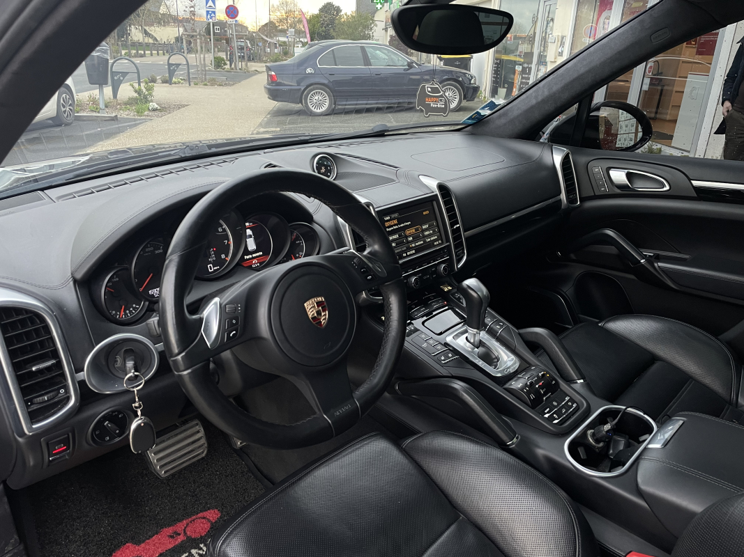 Porsche Cayenne — 10