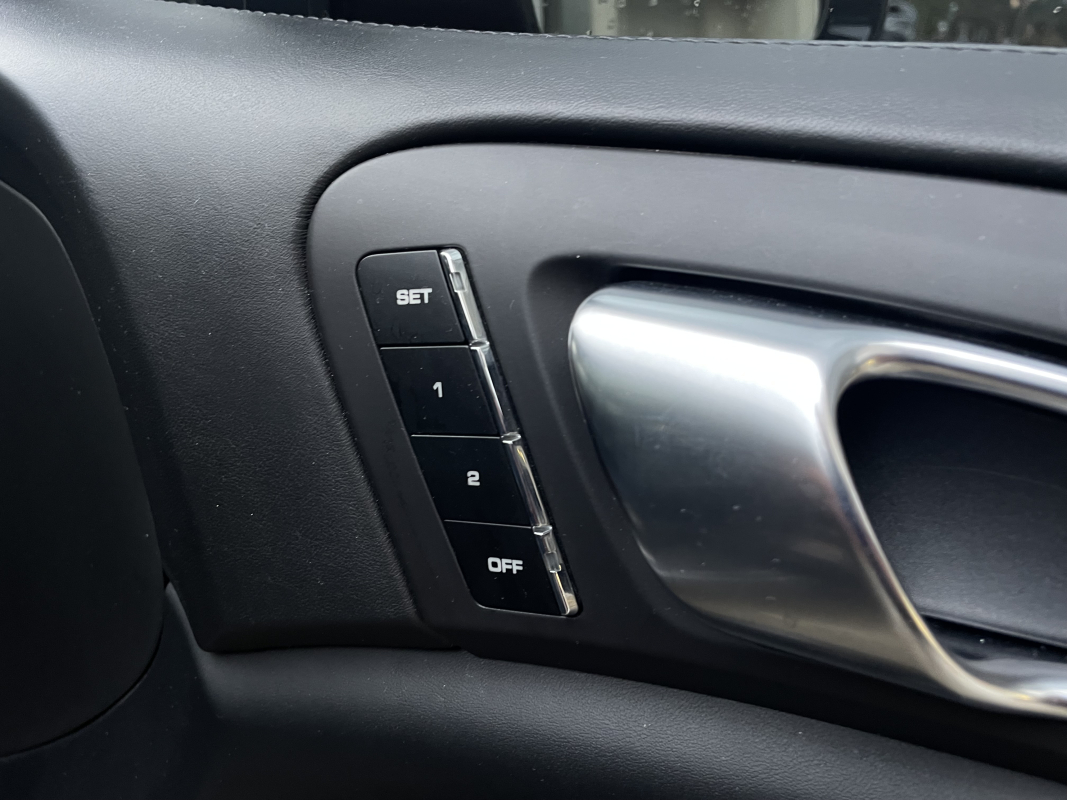 Porsche Cayenne — 27