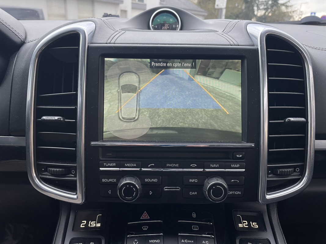 Porsche Cayenne — 18