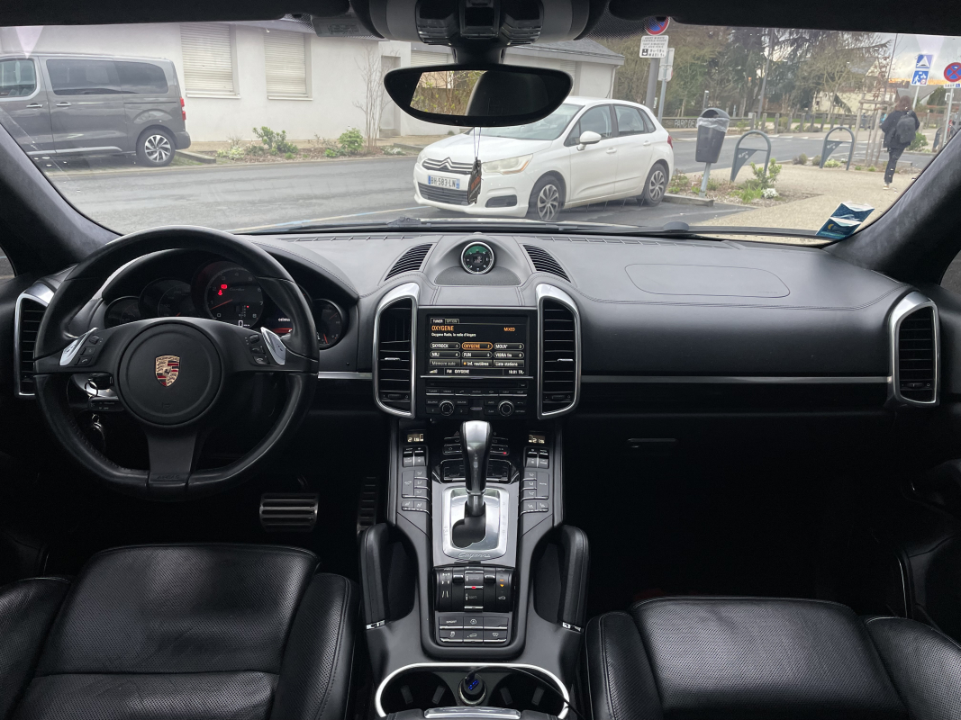 Porsche Cayenne — 11