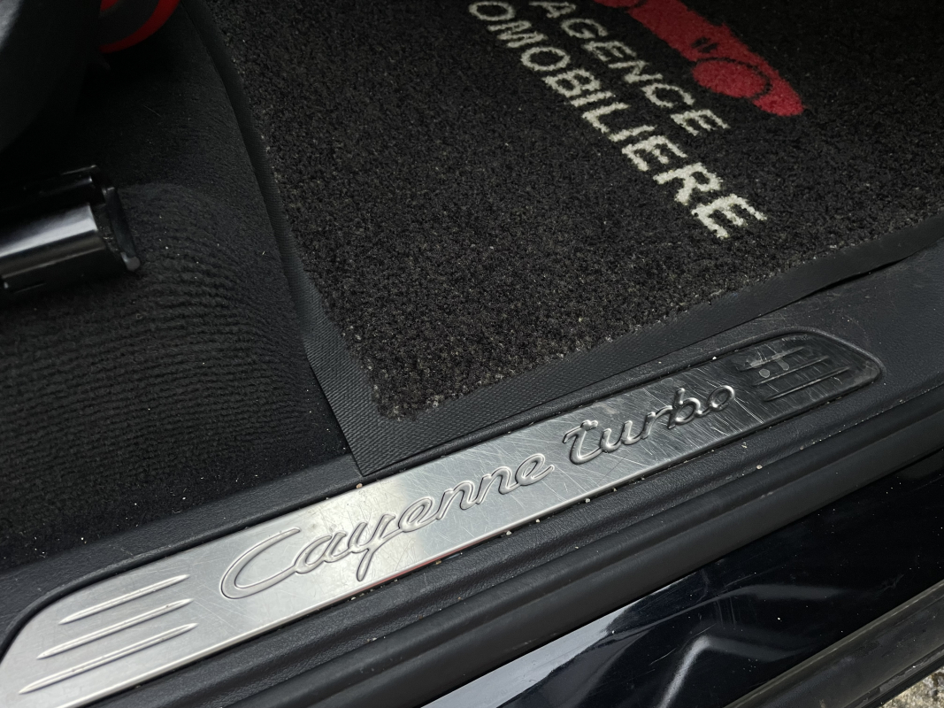 Porsche Cayenne — 26