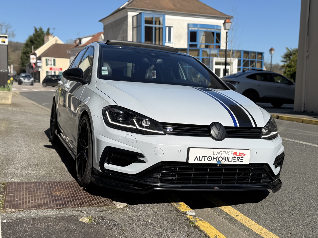 Volkswagen Golf — 3