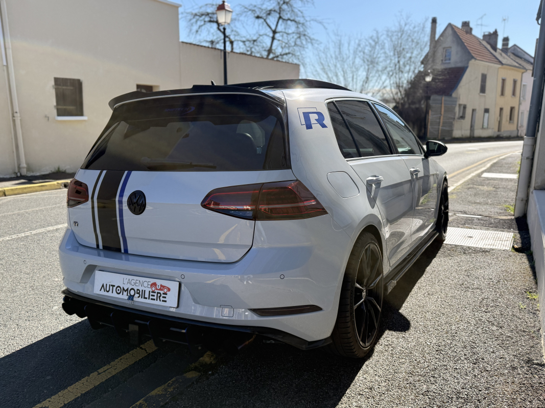 Volkswagen Golf — 4