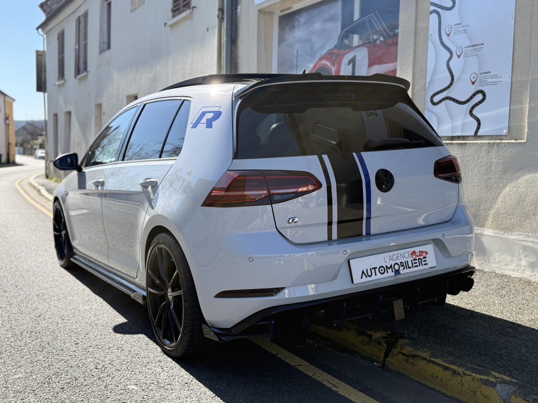 Volkswagen Golf — 6