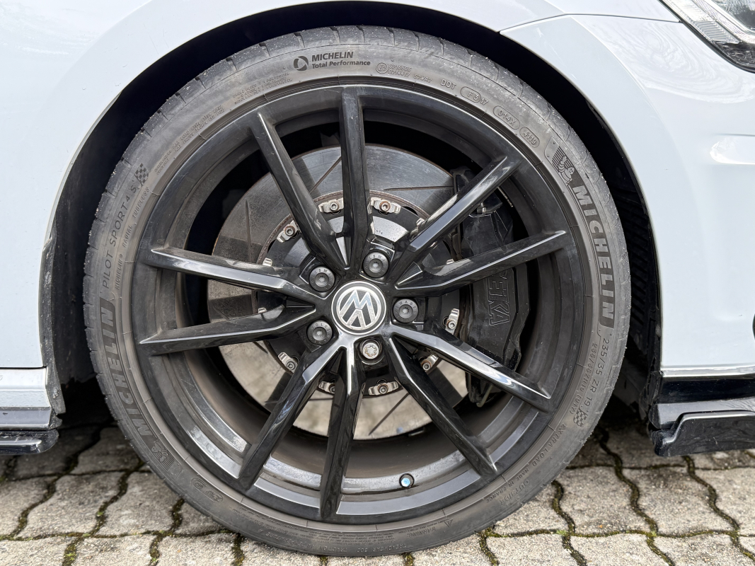 Volkswagen Golf — 22