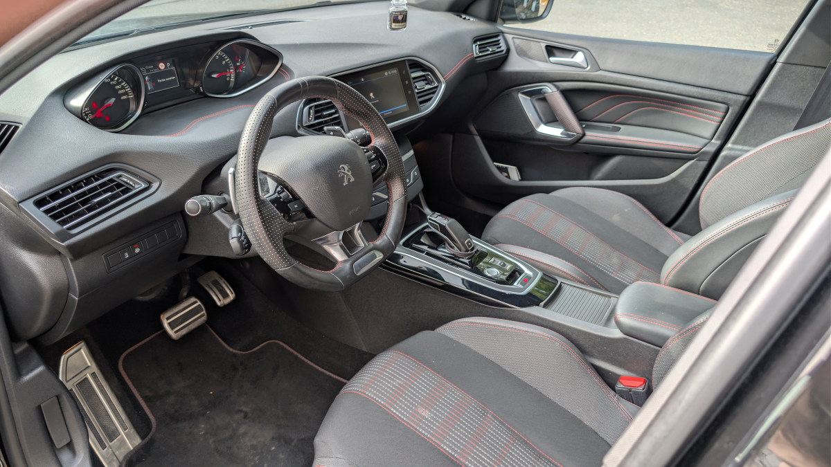 Peugeot 308 — 9