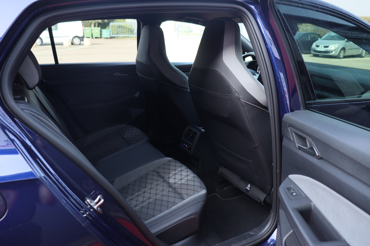 Volkswagen Golf — 18